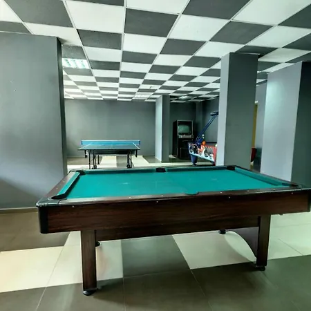 Апартамент Private Near The Sky Банско