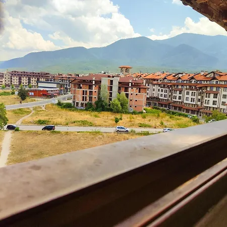 Апартамент Private Near The Sky